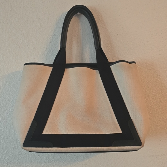 Balenciaga Black and Cream Tote Bag - Picture 6 of 9